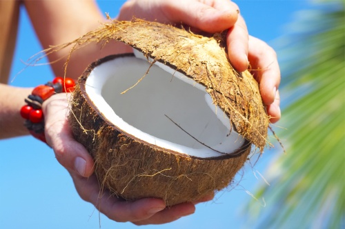 olej kokosowy naturalna odżywka do włosów i skóry