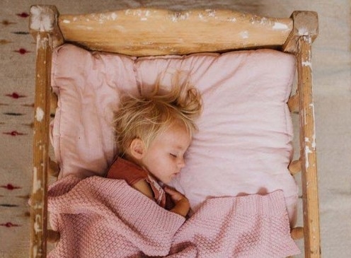 kiedy dziecko powinno spać bez pieluchy