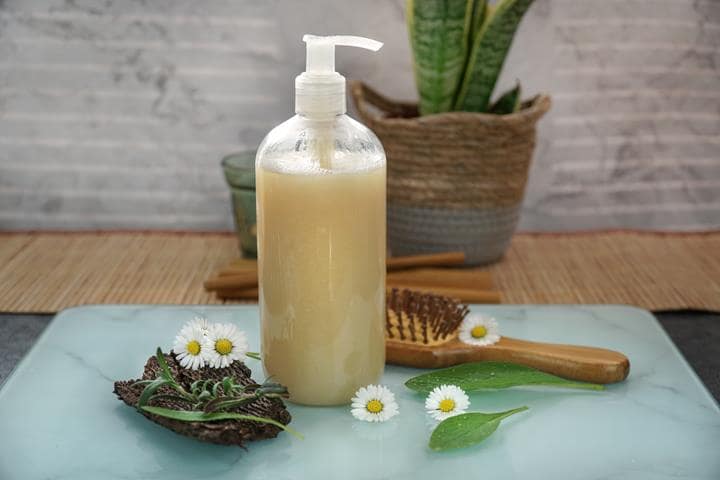 przepis na domowy szampon z olejkiem rozmarynowym